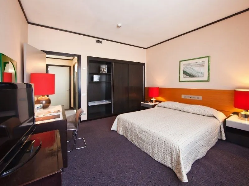 Mercure Hotel President Lecce 4*,